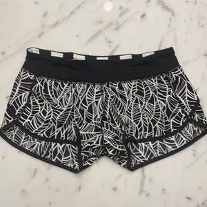 lululemon Speed Up Shorts 2.5 inseam Size 8